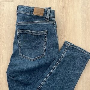 Never Worn American Eagle Mom Jeans